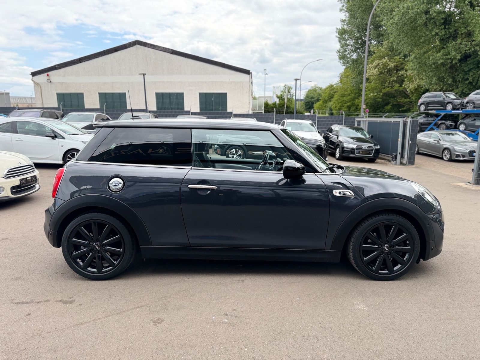 Fahrzeugabbildung MINI COOPER S*SONDERLACK*SHZ*EDER*LED*2.HAND*TOP*