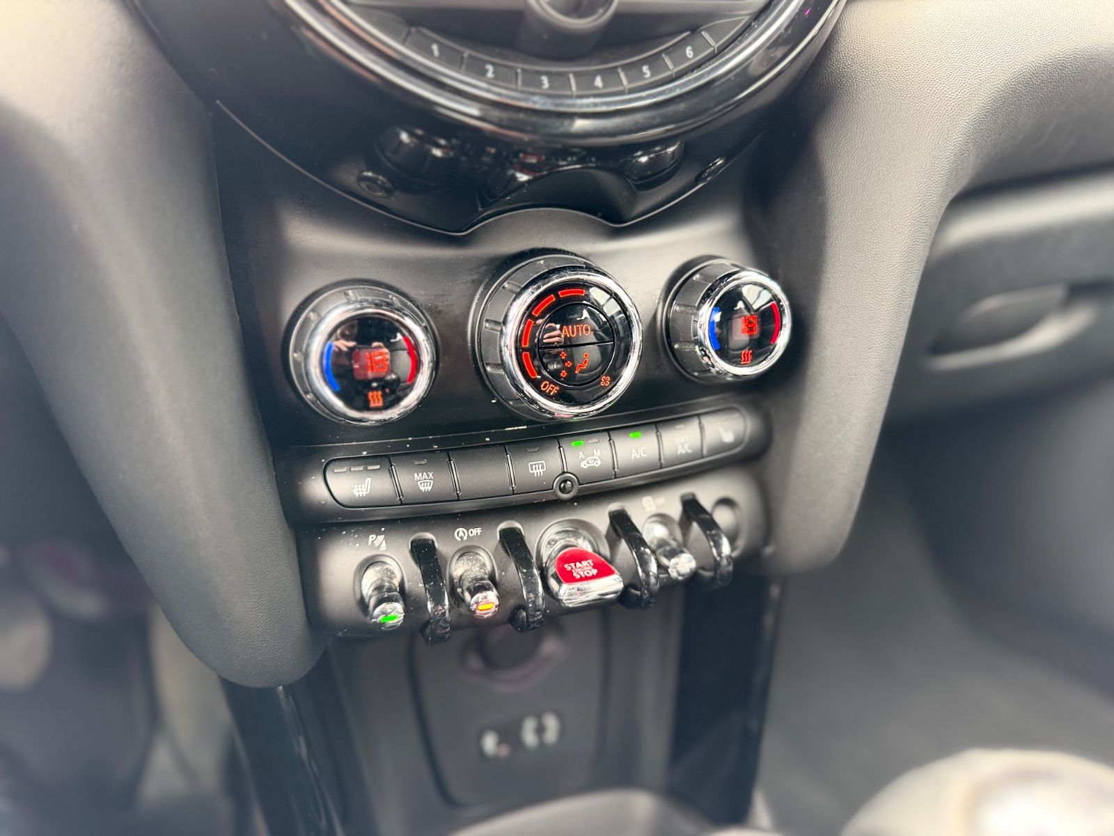 Fahrzeugabbildung MINI COOPER S*SONDERLACK*SHZ*EDER*LED*2.HAND*TOP*