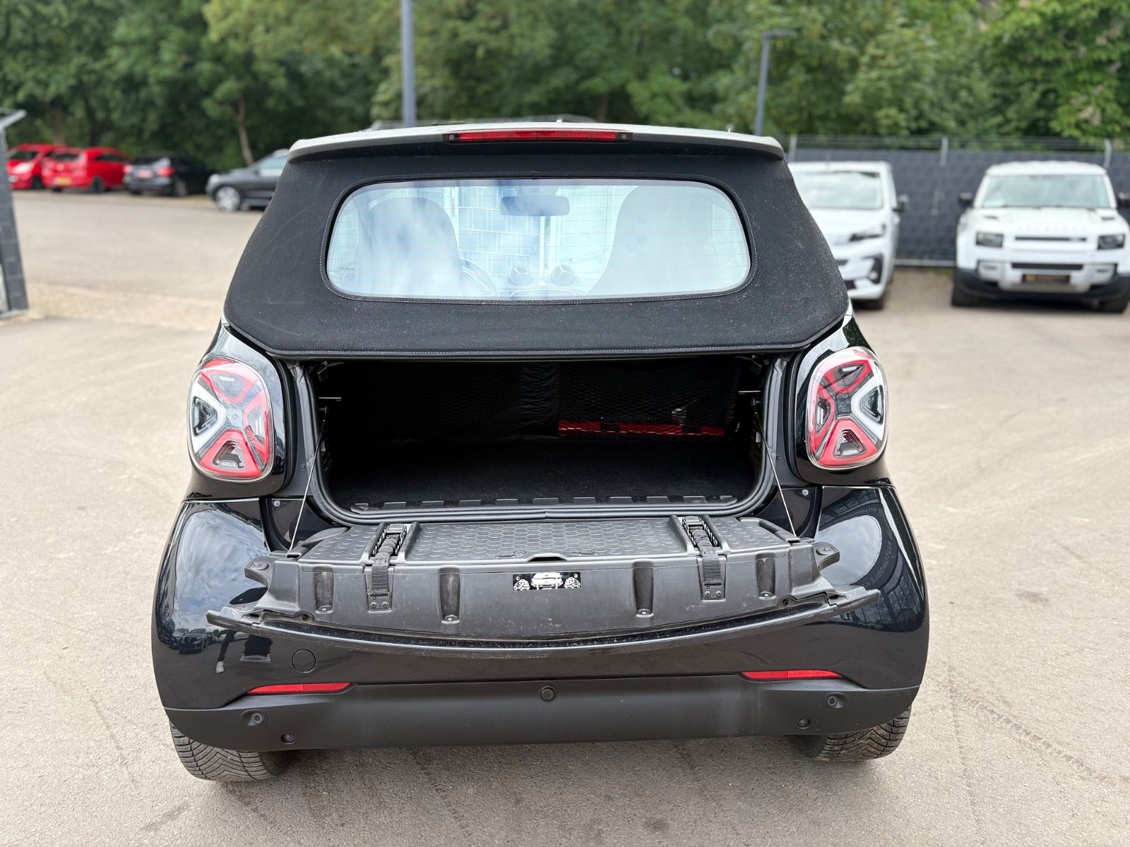 Fahrzeugabbildung Smart FORTWO*CABRIO*NAVI*KAMERA*SITZHEIZUNG*
