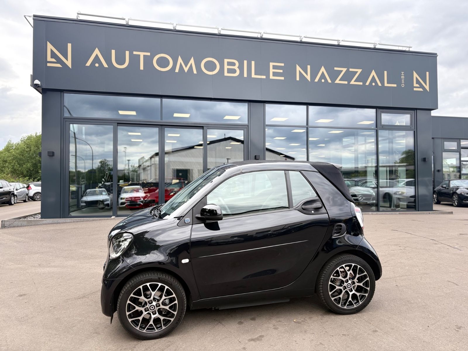 Fahrzeugabbildung Smart FORTWO*CABRIO*NAVI*KAMERA*SITZHEIZUNG*