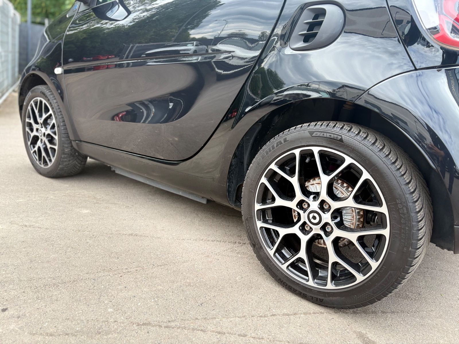 Fahrzeugabbildung Smart FORTWO*CABRIO*NAVI*KAMERA*SITZHEIZUNG*