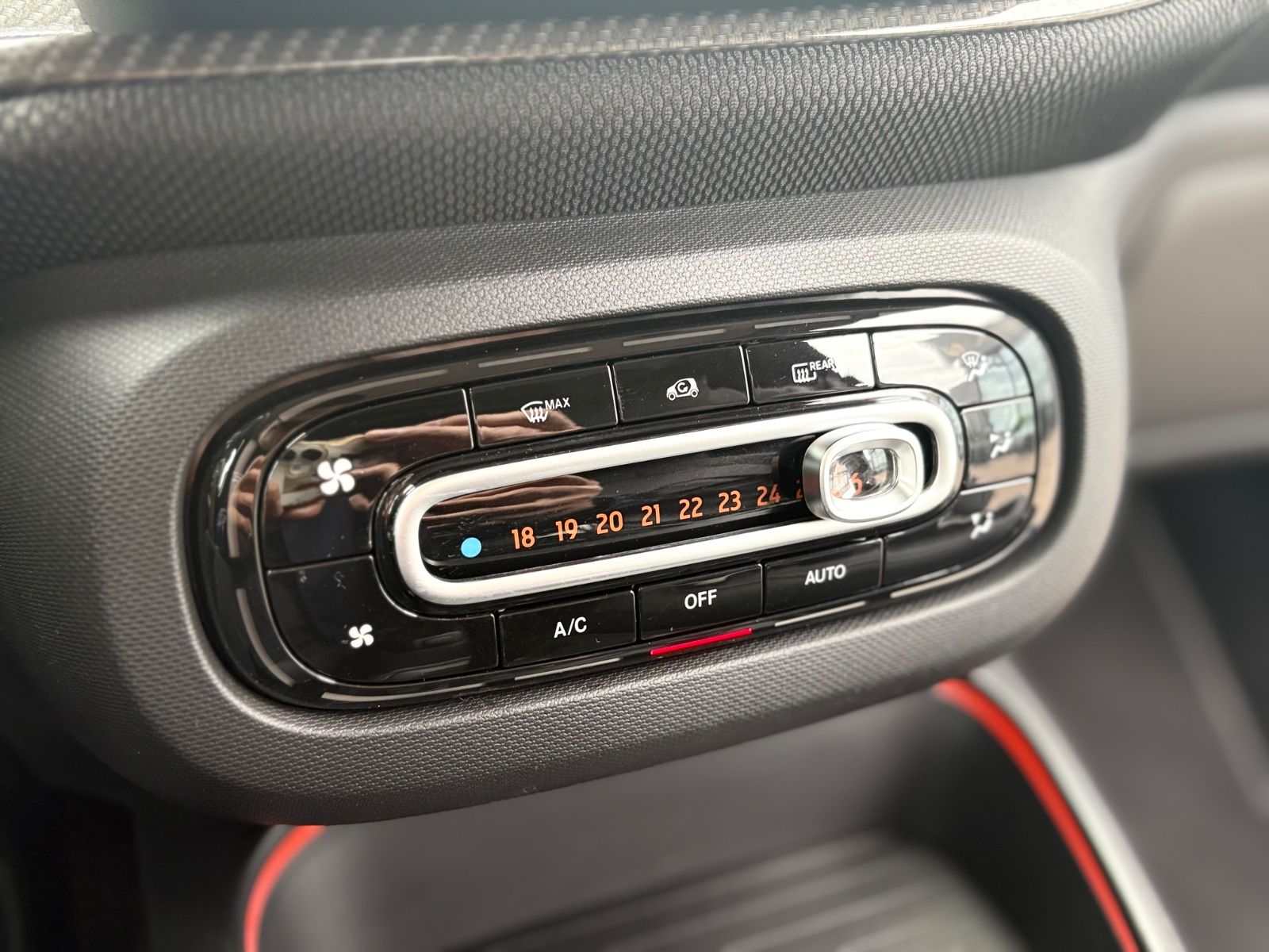 Fahrzeugabbildung Smart FORTWO*CABRIO*NAVI*KAMERA*SITZHEIZUNG*