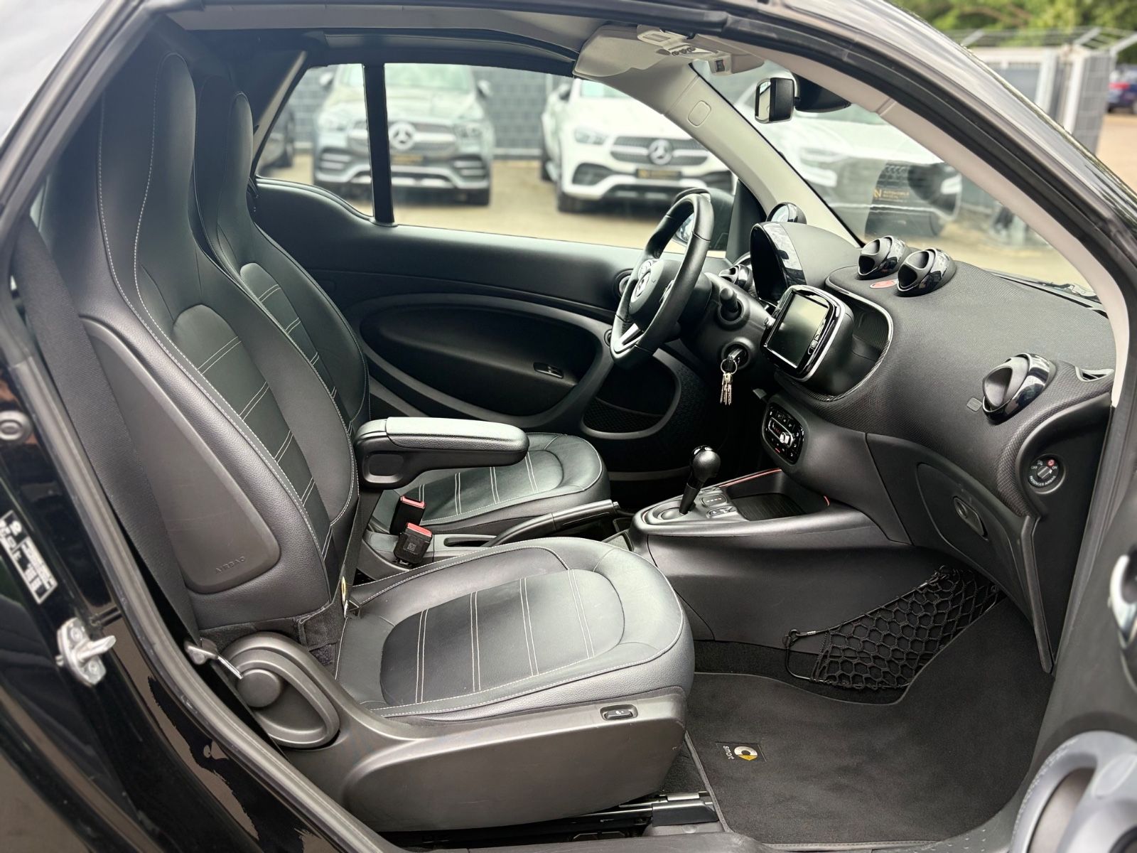 Fahrzeugabbildung Smart FORTWO*CABRIO*NAVI*KAMERA*SITZHEIZUNG*
