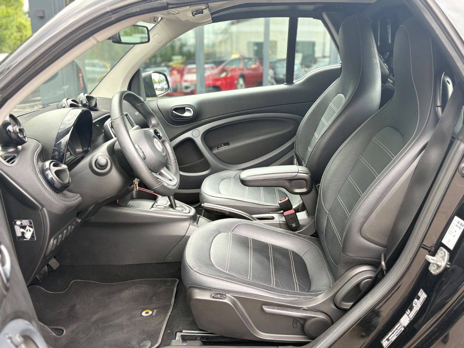 Fahrzeugabbildung Smart FORTWO*CABRIO*NAVI*KAMERA*SITZHEIZUNG*