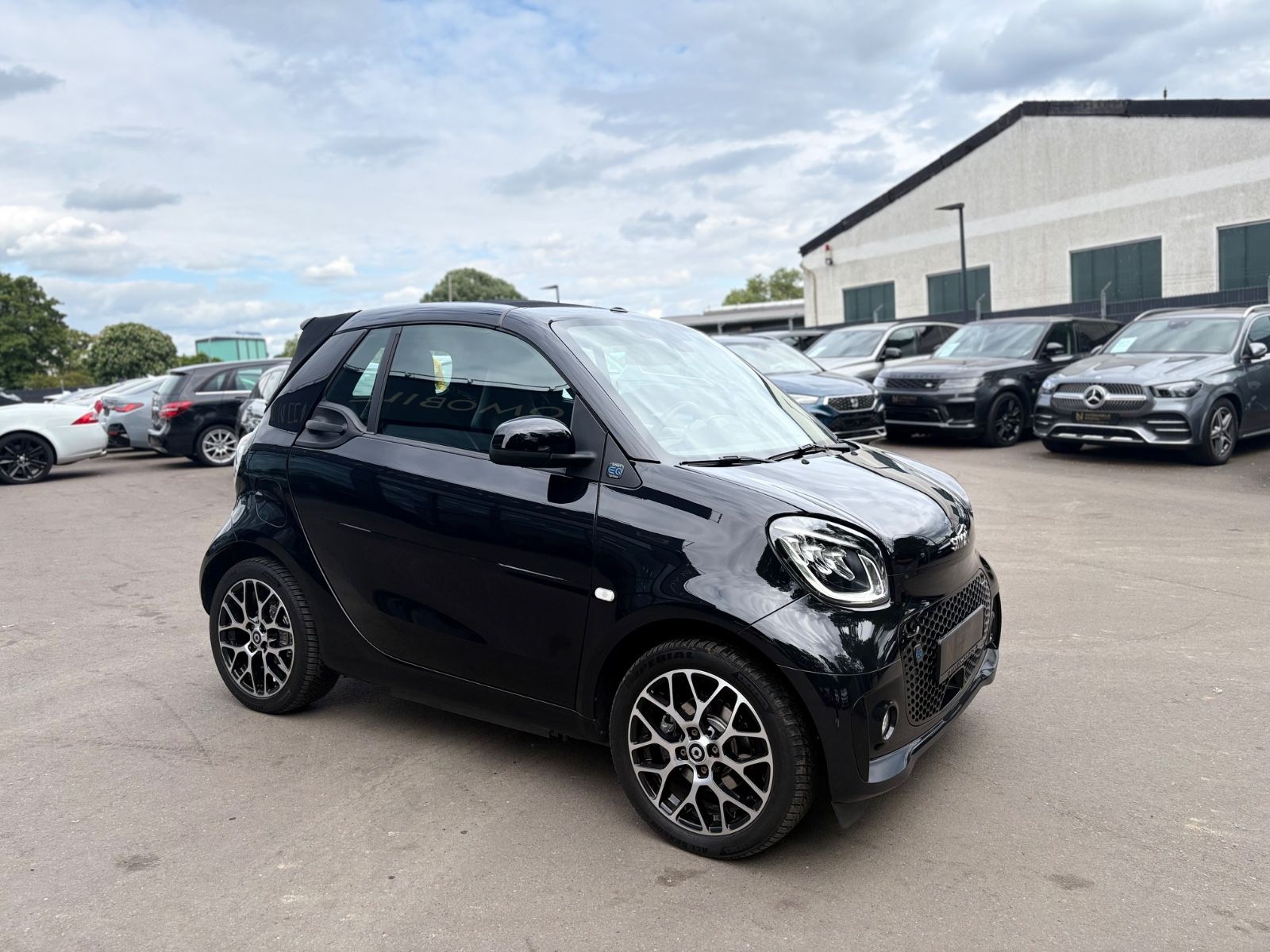 Fahrzeugabbildung Smart FORTWO*CABRIO*NAVI*KAMERA*SITZHEIZUNG*