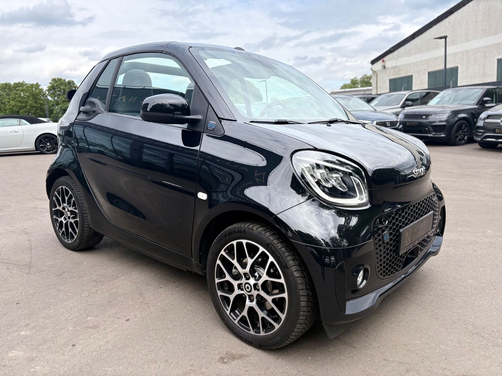 Fahrzeugabbildung Smart FORTWO*CABRIO*NAVI*KAMERA*SITZHEIZUNG*