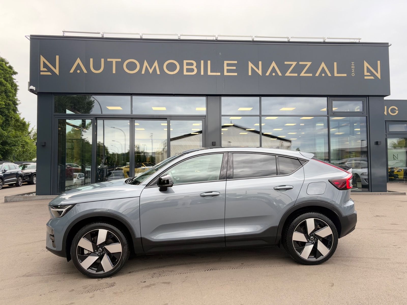 Fahrzeugabbildung Volvo C40 PLUS RECHARGE PURE ELECTRIC 2WD *PANO*KAM*