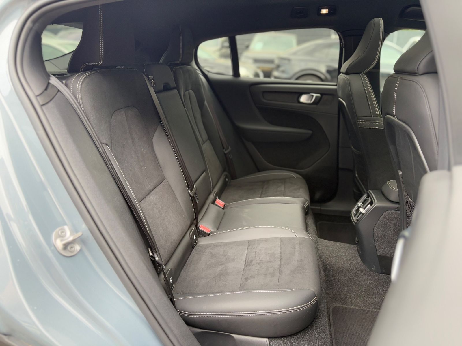 Fahrzeugabbildung Volvo C40 PLUS RECHARGE PURE ELECTRIC 2WD *PANO*KAM*