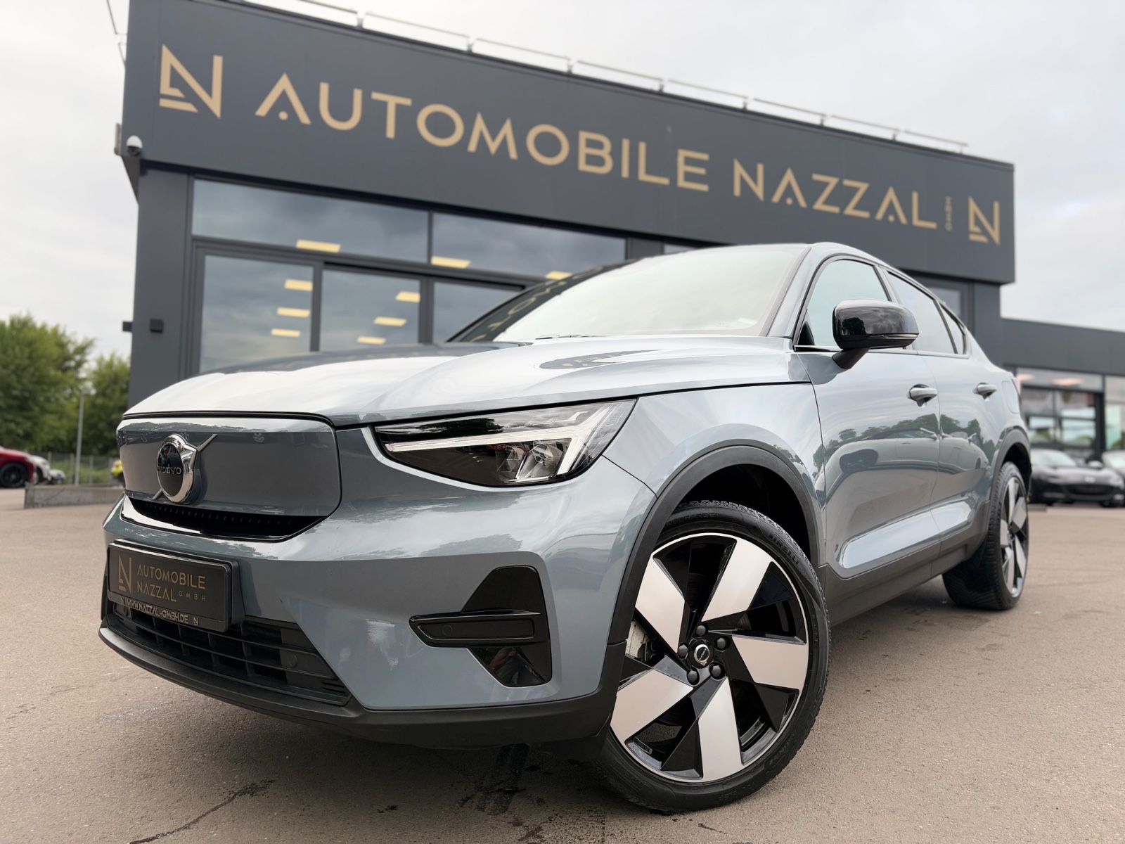 Fahrzeugabbildung Volvo C40 PLUS RECHARGE PURE ELECTRIC 2WD *PANO*KAM*