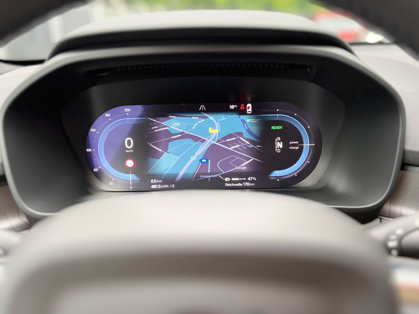 Fahrzeugabbildung Volvo C40 PLUS RECHARGE PURE ELECTRIC 2WD *PANO*KAM*