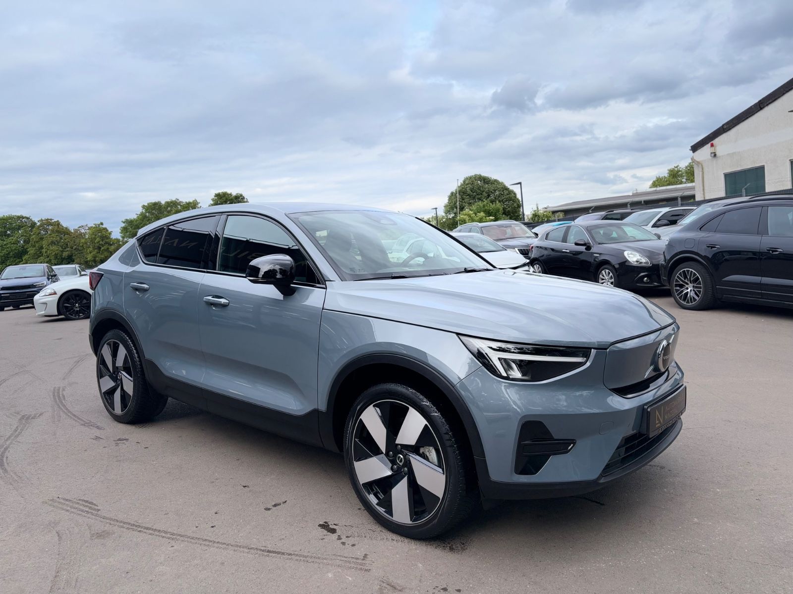 Fahrzeugabbildung Volvo C40 PLUS RECHARGE PURE ELECTRIC 2WD *PANO*KAM*