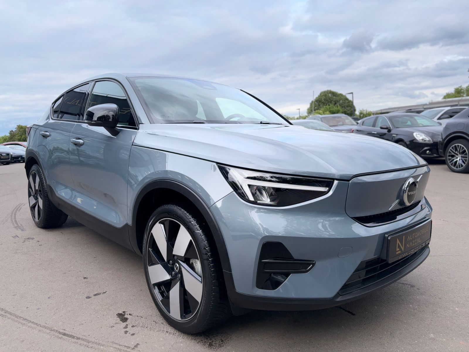 Fahrzeugabbildung Volvo C40 PLUS RECHARGE PURE ELECTRIC 2WD *PANO*KAM*