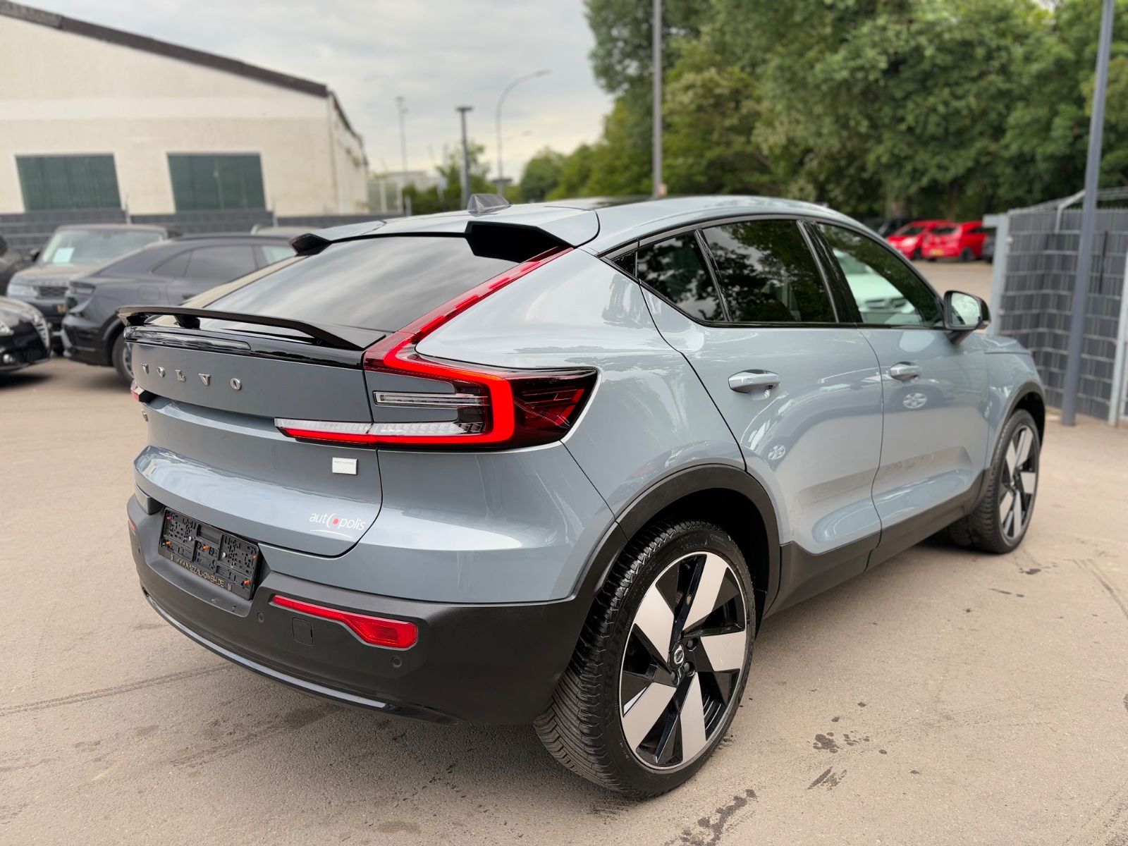 Fahrzeugabbildung Volvo C40 PLUS RECHARGE PURE ELECTRIC 2WD *PANO*KAM*