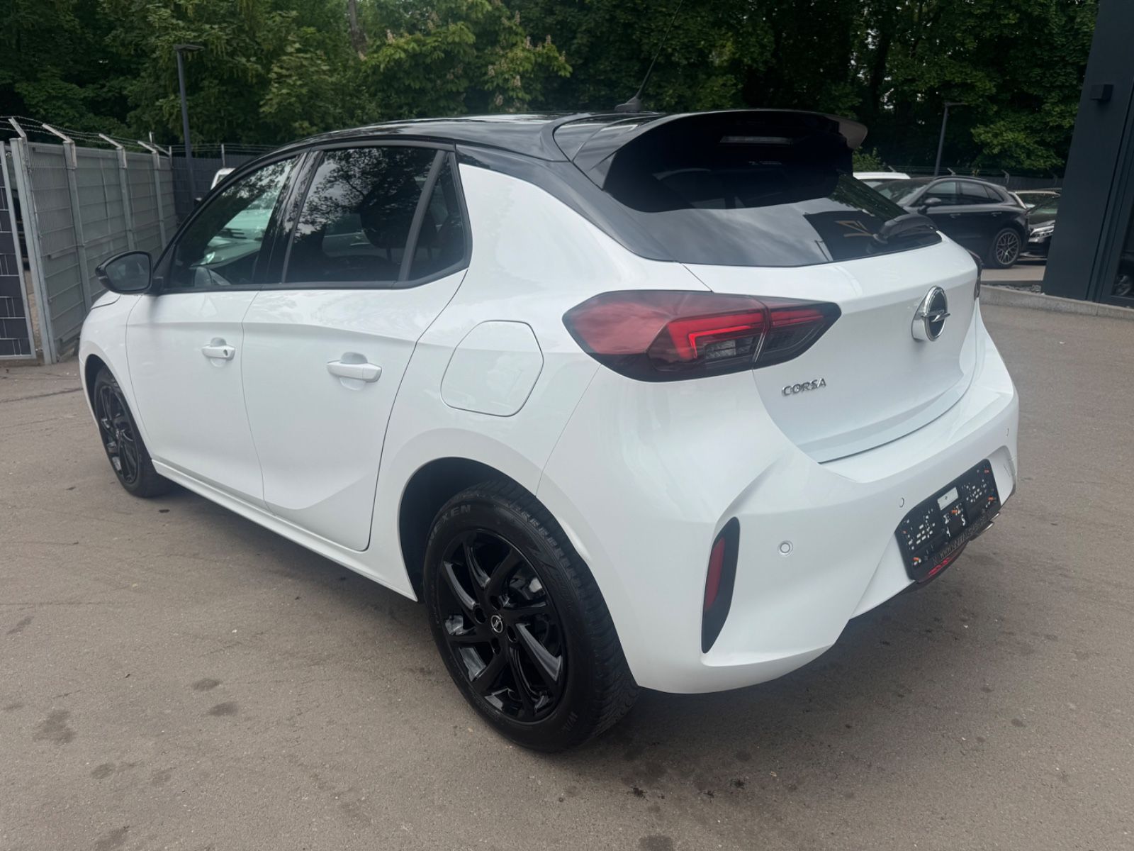 Fahrzeugabbildung Opel CORSA F GS LINE*AUTOMATIK*NAVI*LED*R-KAMERA*