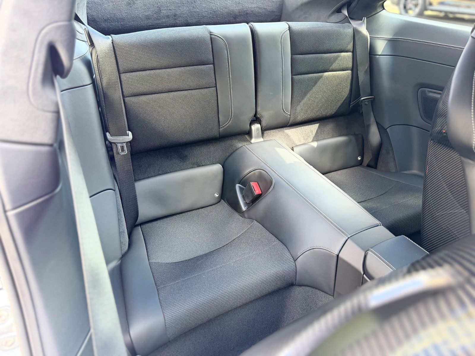 Fahrzeugabbildung Porsche 992 GT3 TOURING*LIFT*CARBON-SCHALENSITZE*4-SITZE