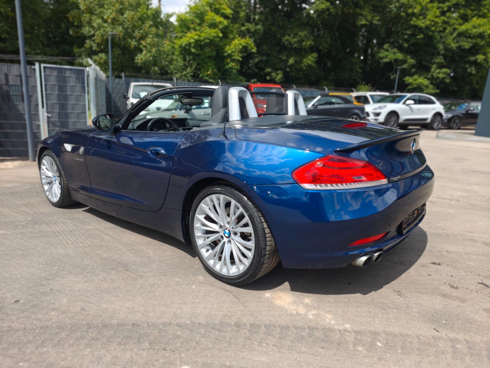 Fahrzeugabbildung BMW Z4 ROADSTER sDrive 20i *FACELIFT*2. HD*AUT*NAVI*