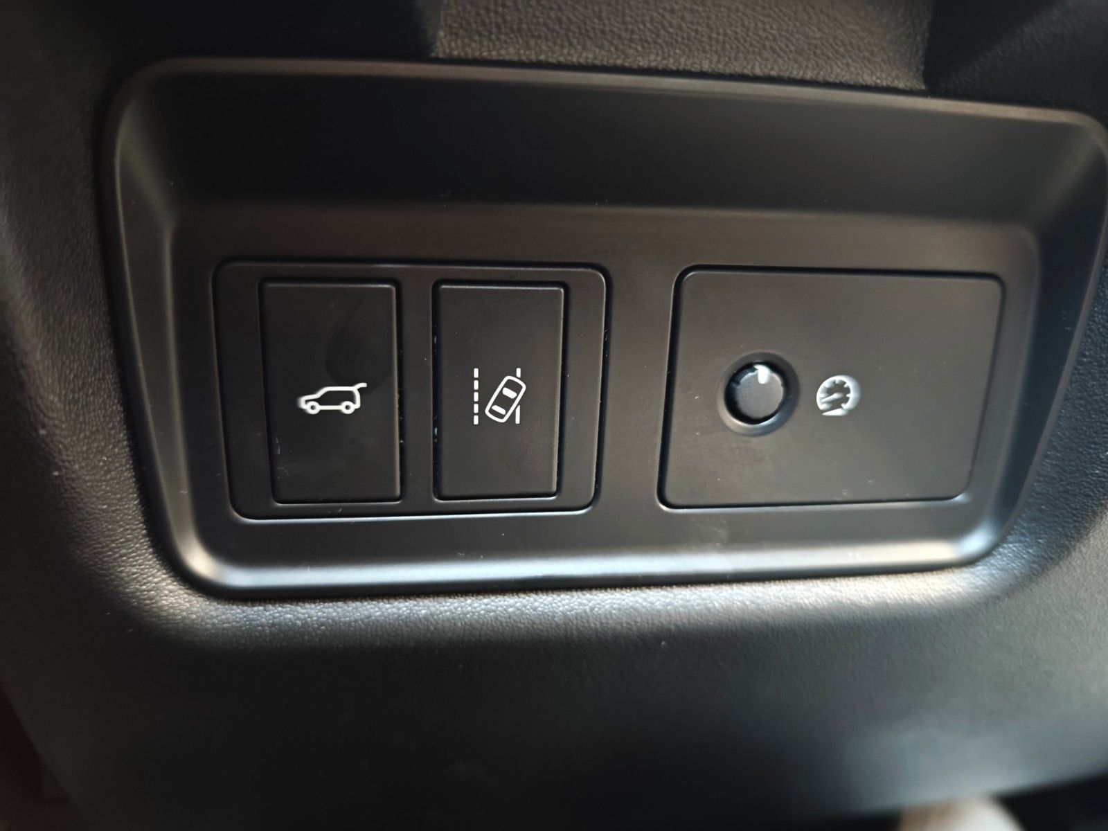 Fahrzeugabbildung Jaguar E-PACE AWD*NAVI*KAMERA*SITZHEIZUNG*VOLL-LED*