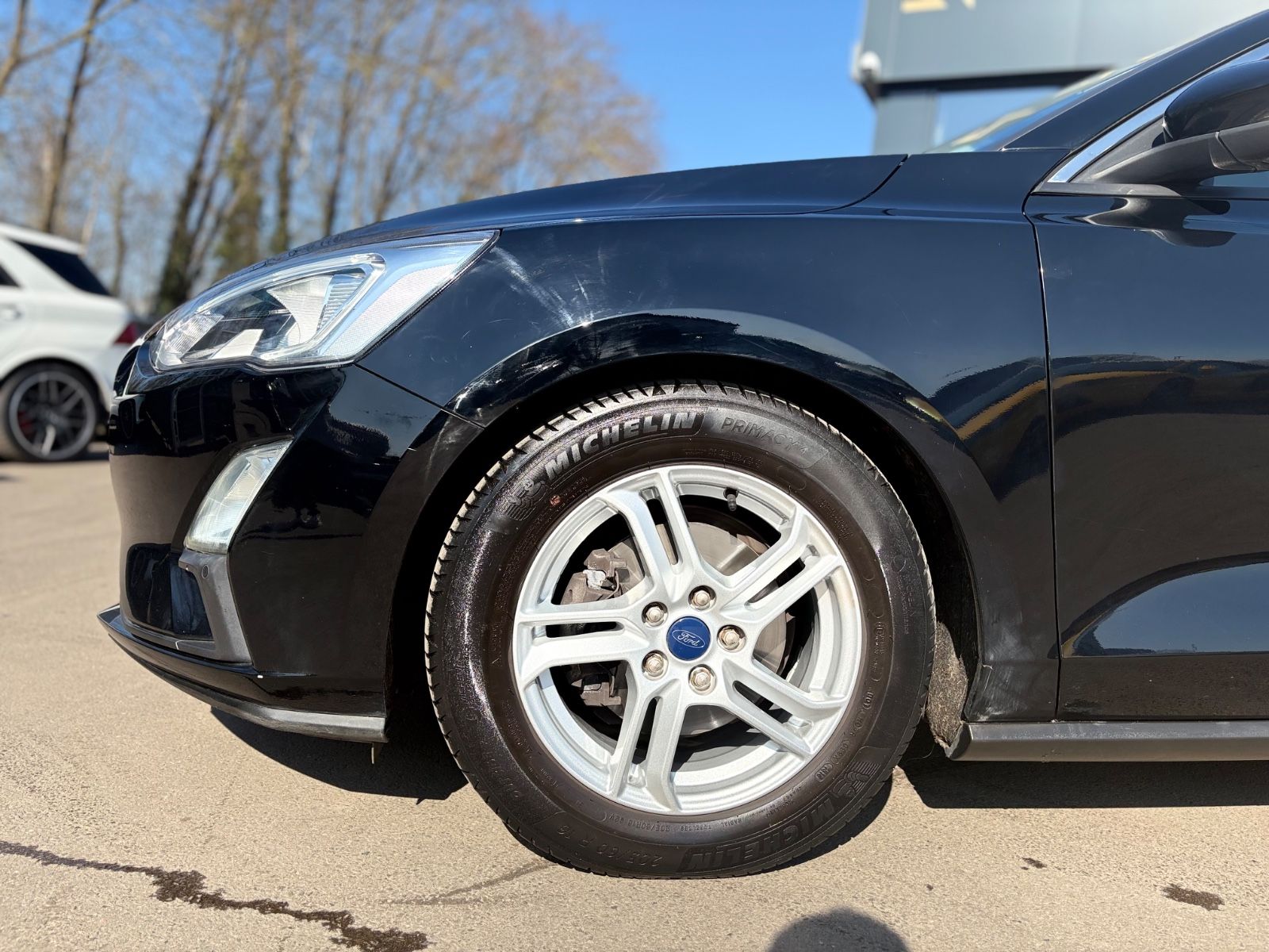 Fahrzeugabbildung Ford FOCUS LIM*WINTERPAKET*LED*NAVI*1.HAND*TOP*