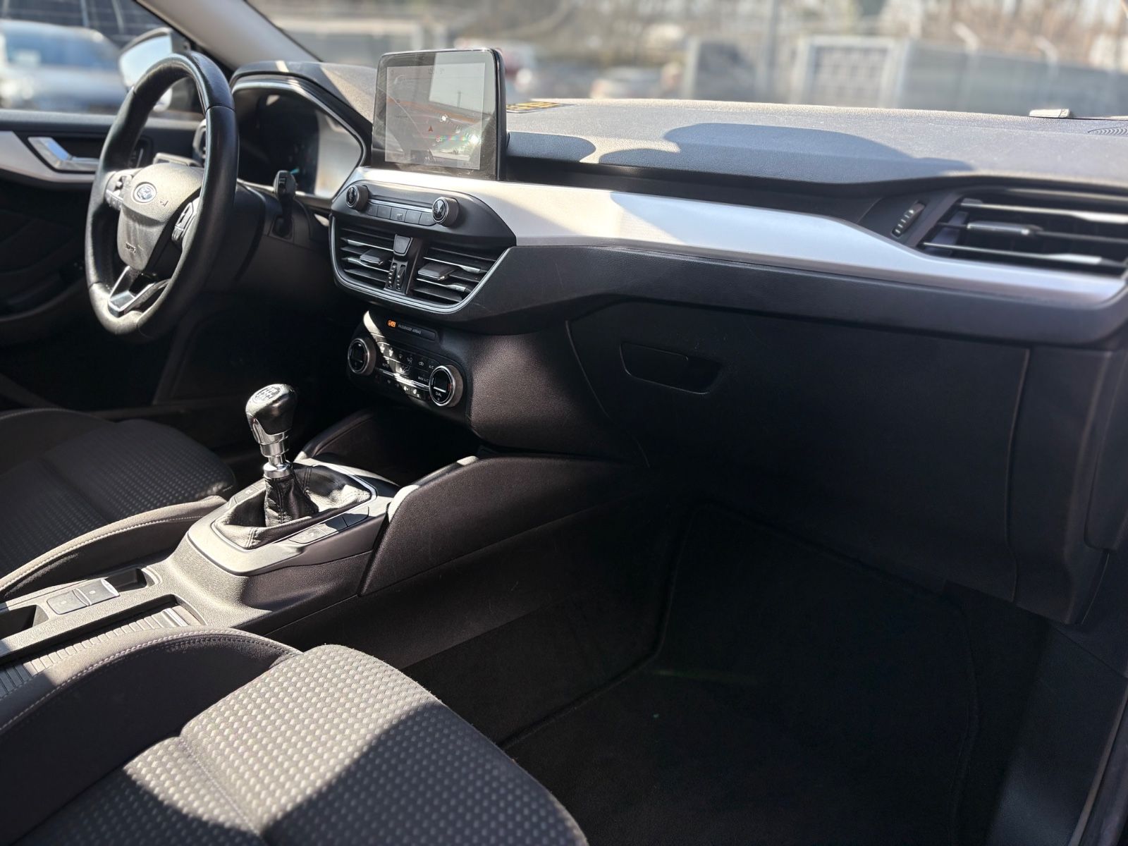 Fahrzeugabbildung Ford FOCUS LIM*WINTERPAKET*LED*NAVI*1.HAND*TOP*