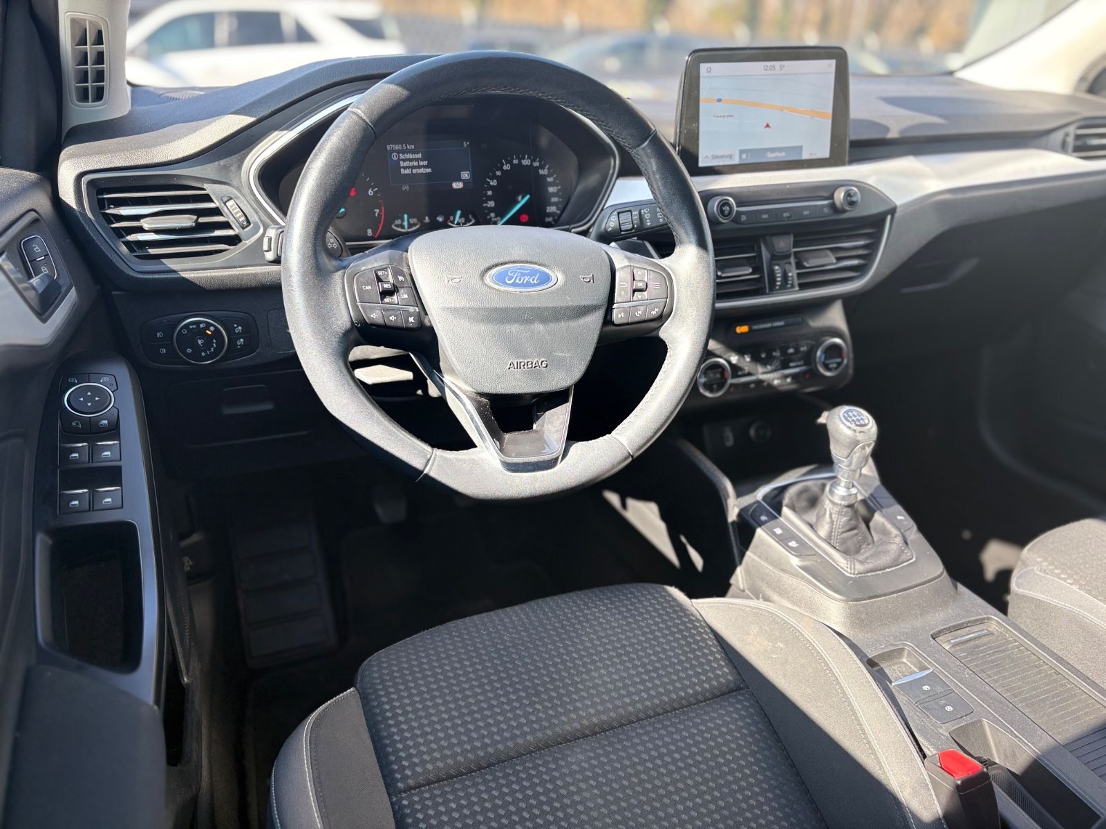 Fahrzeugabbildung Ford FOCUS LIM*WINTERPAKET*LED*NAVI*1.HAND*TOP*