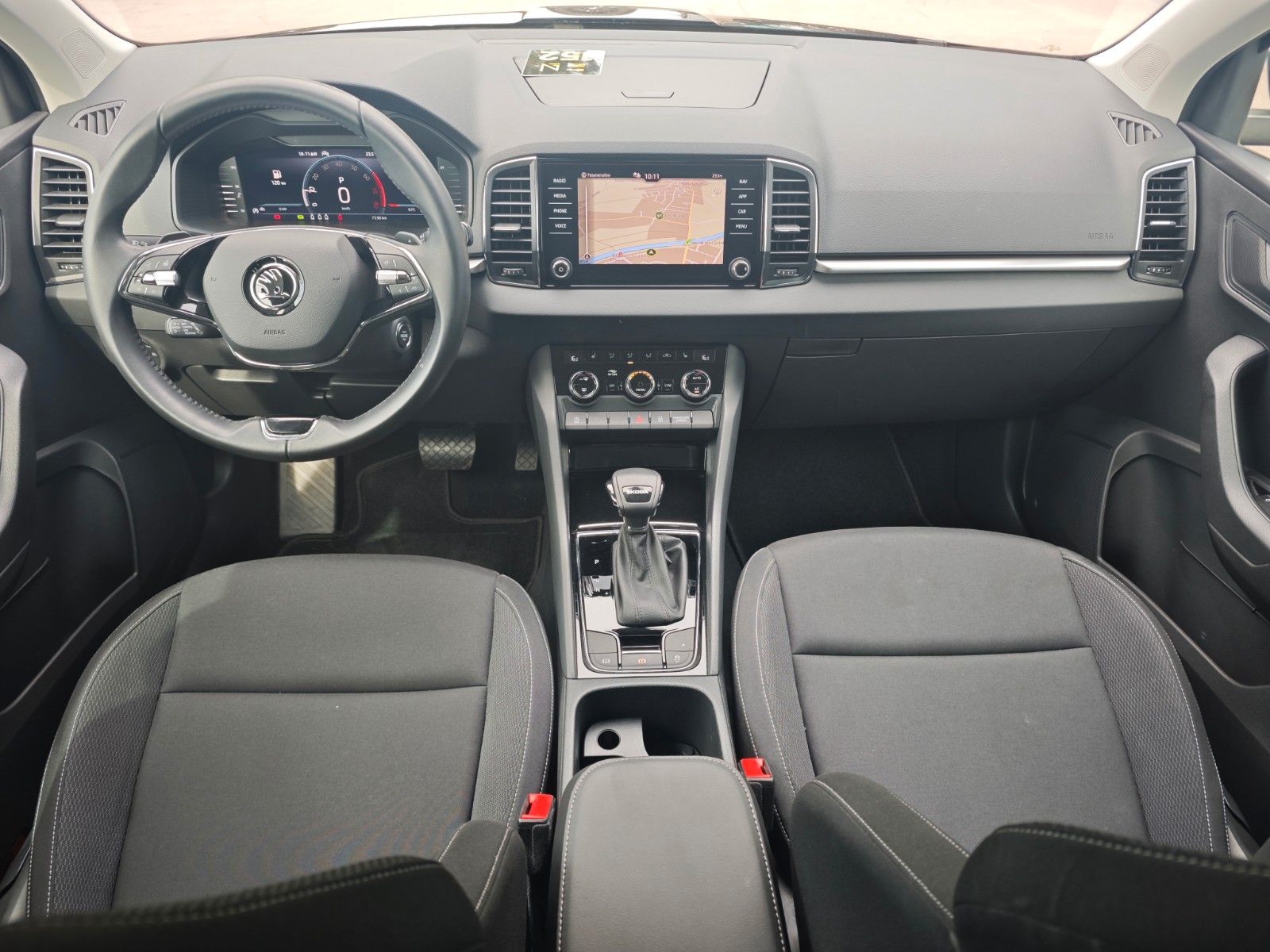 Fahrzeugabbildung SKODA KAROQ AMBITION*AUT*LED*SHZ*WINTERPAKET*DESIGN
