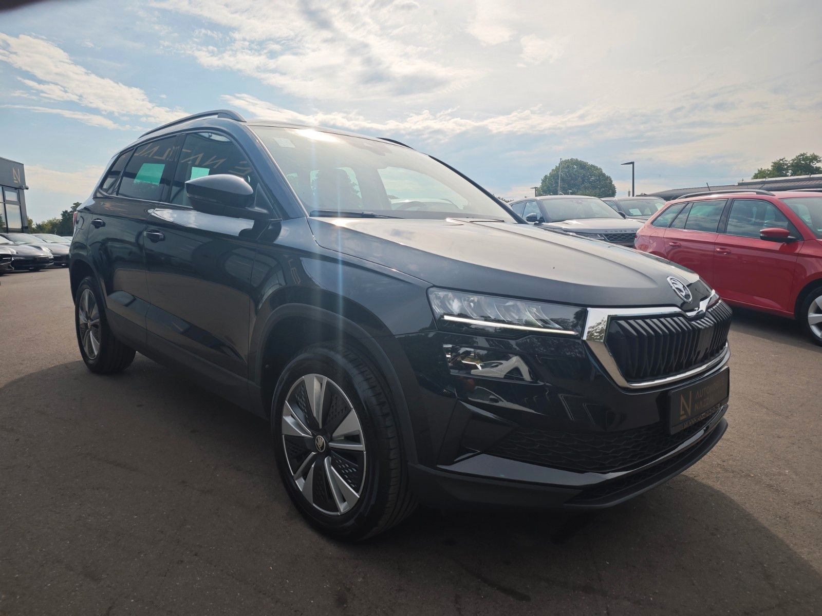 Fahrzeugabbildung SKODA KAROQ AMBITION*AUT*LED*SHZ*WINTERPAKET*DESIGN