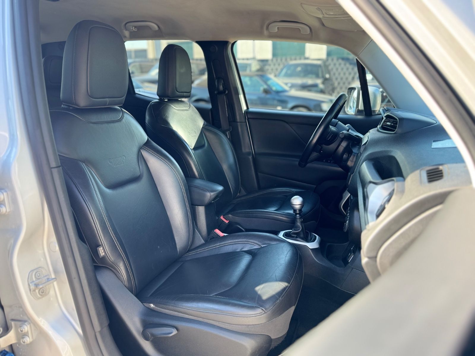 Fahrzeugabbildung Jeep RENEGADE 1.4 TURBO LIMITED*LEDER*NAVI*1.HAND*