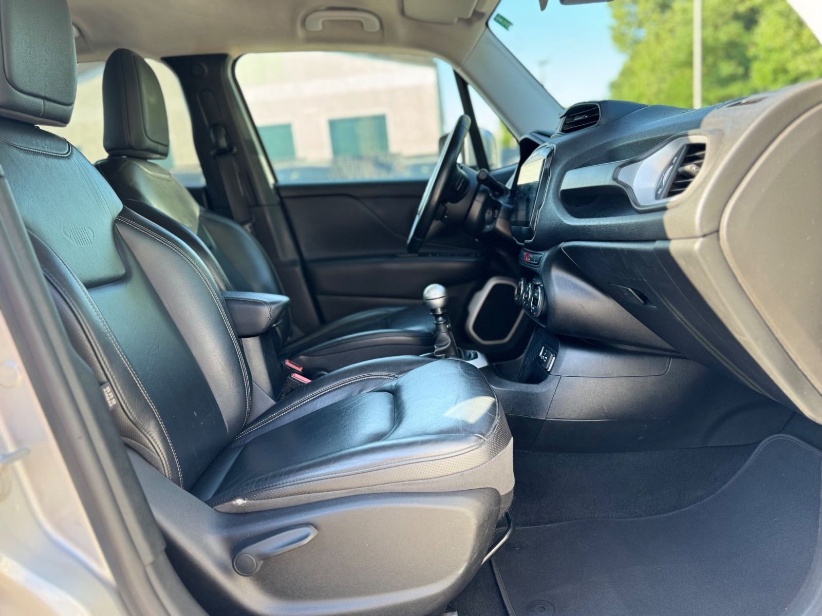 Fahrzeugabbildung Jeep RENEGADE 1.4 TURBO LIMITED*LEDER*NAVI*1.HAND*