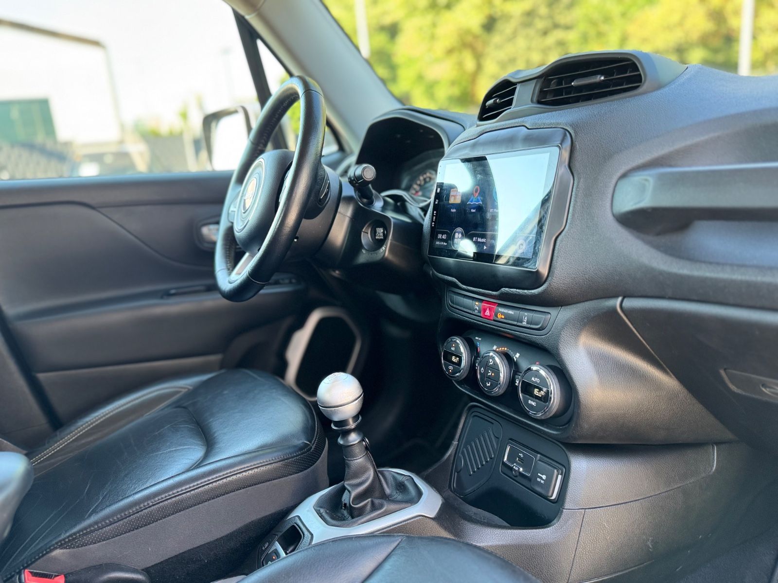 Fahrzeugabbildung Jeep RENEGADE 1.4 TURBO LIMITED*LEDER*NAVI*1.HAND*