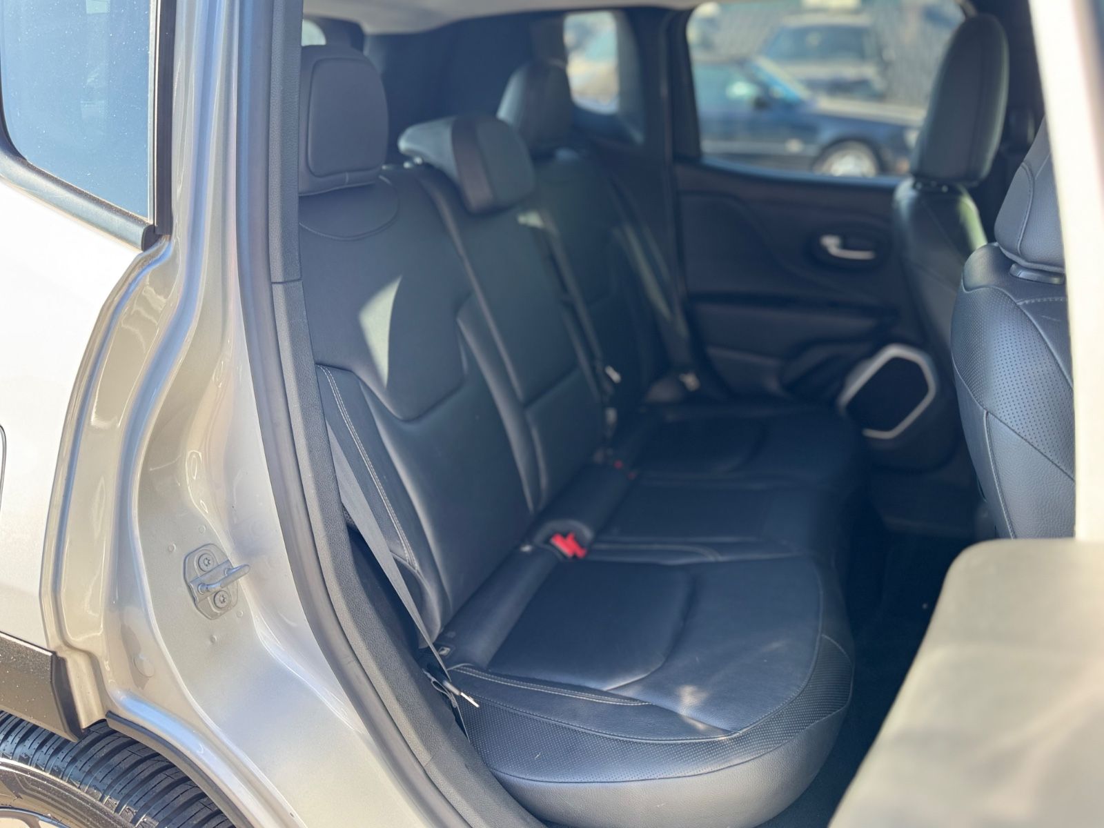 Fahrzeugabbildung Jeep RENEGADE 1.4 TURBO LIMITED*LEDER*NAVI*1.HAND*