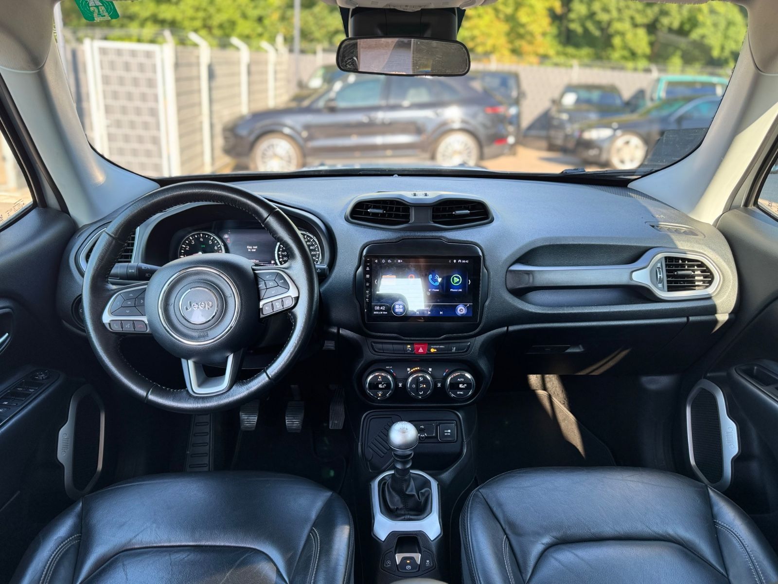 Fahrzeugabbildung Jeep RENEGADE 1.4 TURBO LIMITED*LEDER*NAVI*1.HAND*