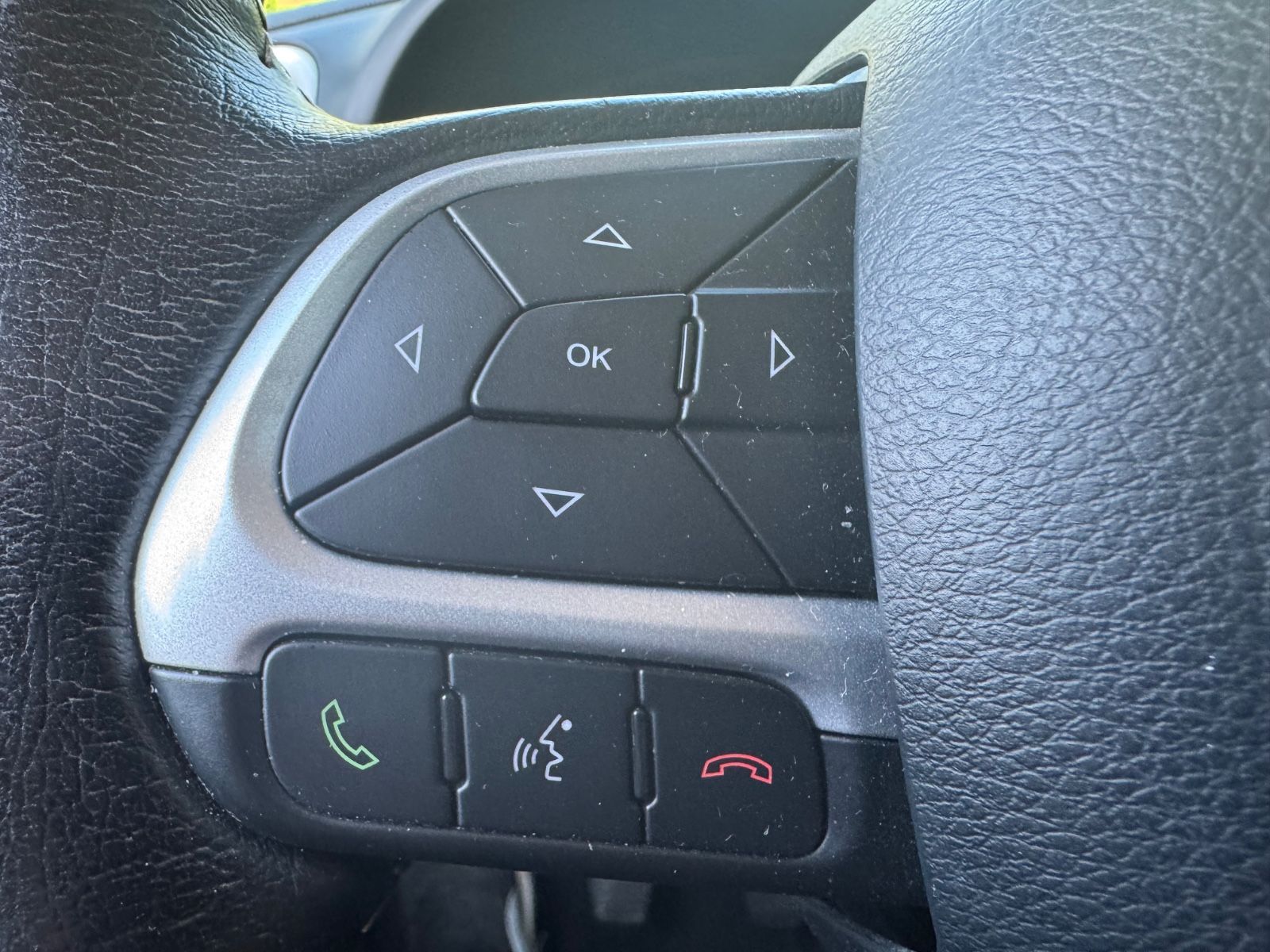 Fahrzeugabbildung Jeep RENEGADE 1.4 TURBO LIMITED*LEDER*NAVI*1.HAND*