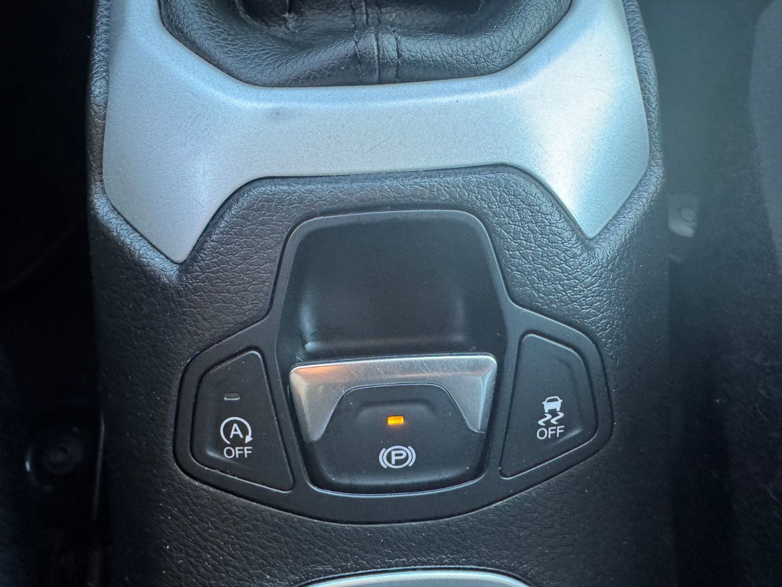 Fahrzeugabbildung Jeep RENEGADE 1.4 TURBO LIMITED*LEDER*NAVI*1.HAND*
