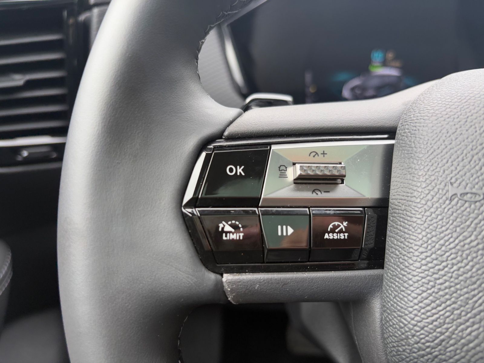 Fahrzeugabbildung DS Automobiles DS4 E-TENSE RIVOLI*20 ZOLL*FOCAL ELECTRA*SCHIEB*