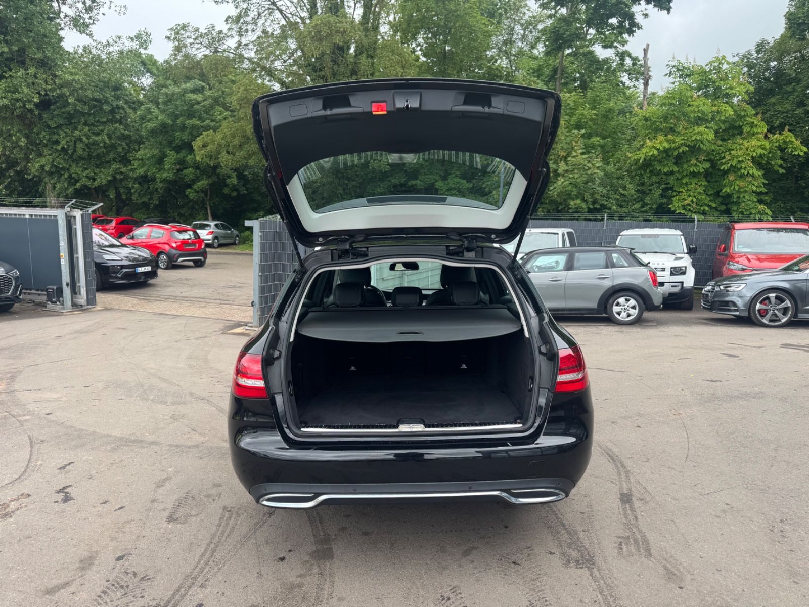 Fahrzeugabbildung Mercedes-Benz C 200 AVANTGARDE T-MODELL *AUT*LED*NAVI*ALU*