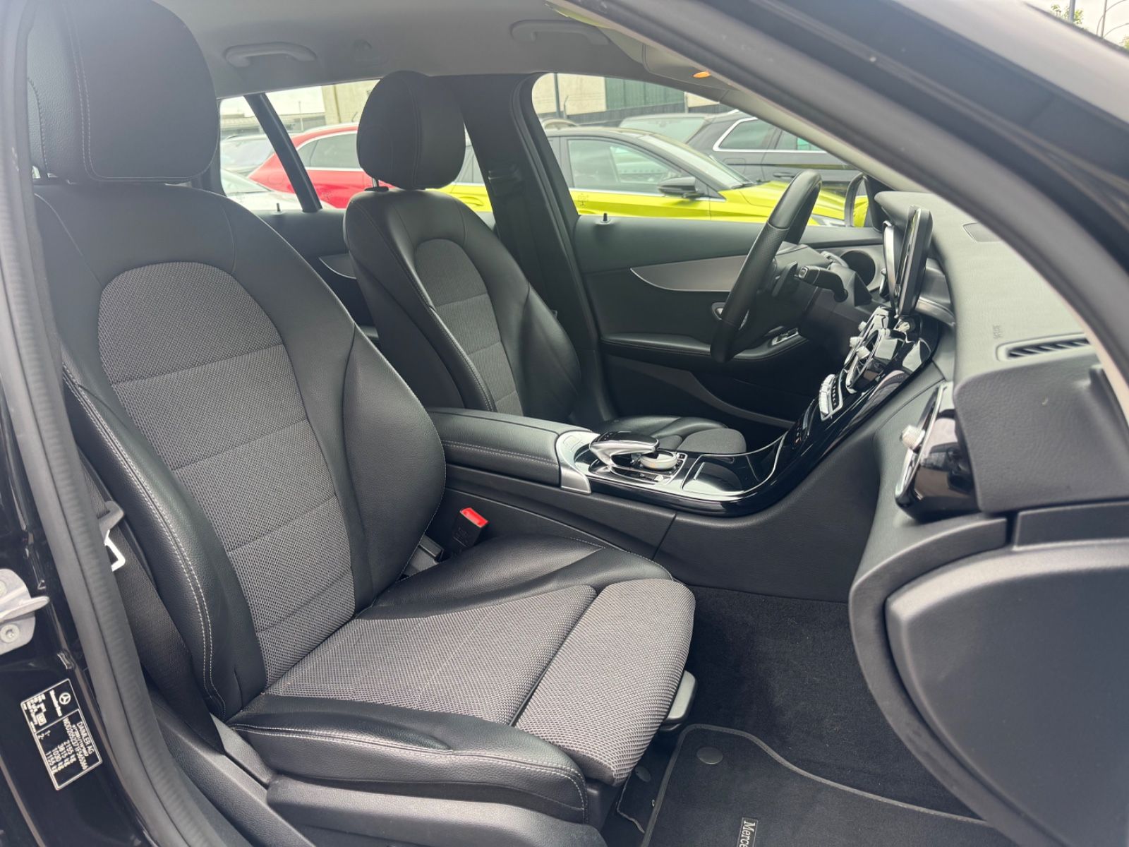 Fahrzeugabbildung Mercedes-Benz C 200 AVANTGARDE T-MODELL *AUT*LED*NAVI*ALU*