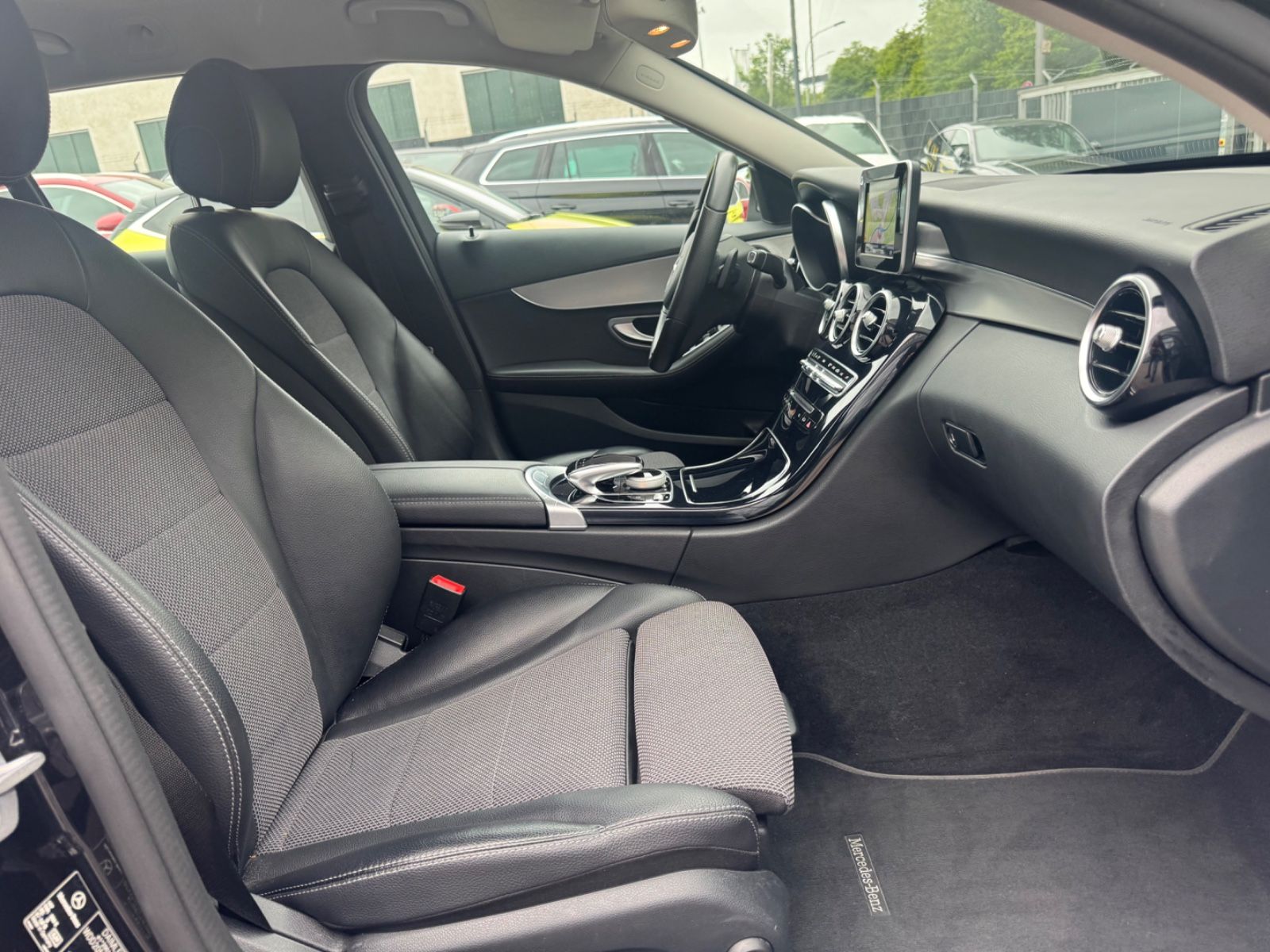Fahrzeugabbildung Mercedes-Benz C 200 AVANTGARDE T-MODELL *AUT*LED*NAVI*ALU*