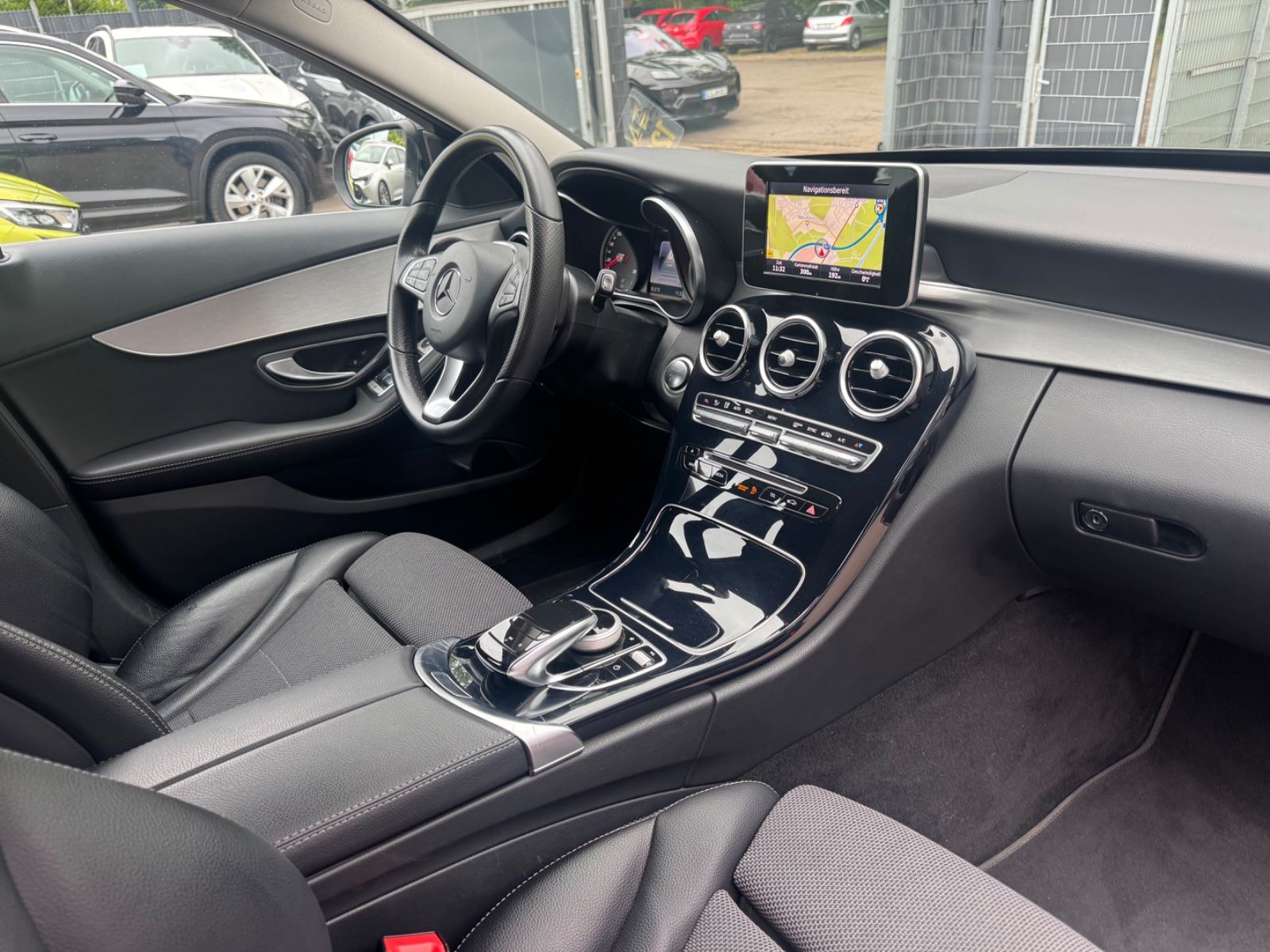Fahrzeugabbildung Mercedes-Benz C 200 AVANTGARDE T-MODELL *AUT*LED*NAVI*ALU*