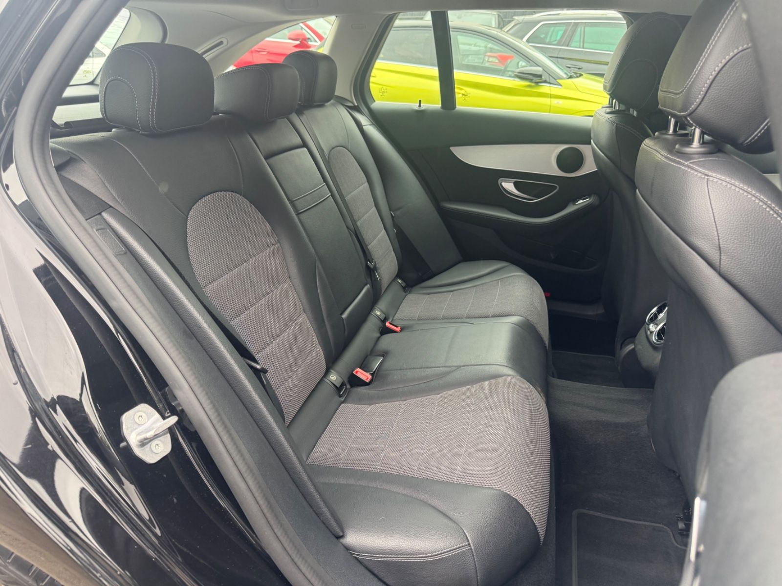 Fahrzeugabbildung Mercedes-Benz C 200 AVANTGARDE T-MODELL *AUT*LED*NAVI*ALU*
