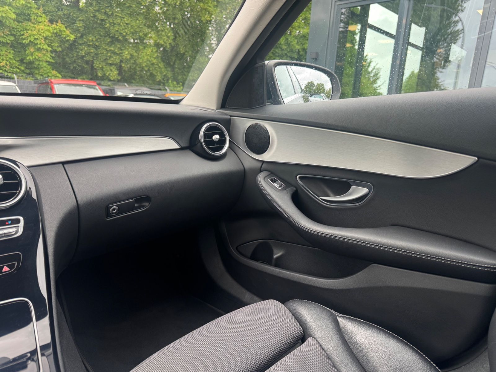 Fahrzeugabbildung Mercedes-Benz C 200 AVANTGARDE T-MODELL *AUT*LED*NAVI*ALU*
