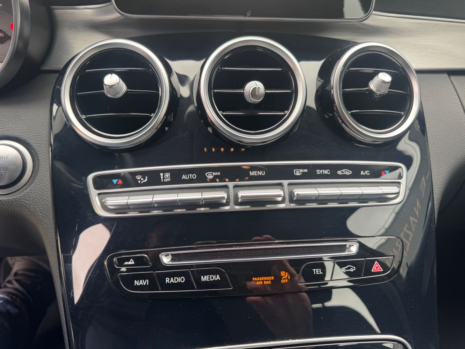 Fahrzeugabbildung Mercedes-Benz C 200 AVANTGARDE T-MODELL *AUT*LED*NAVI*ALU*