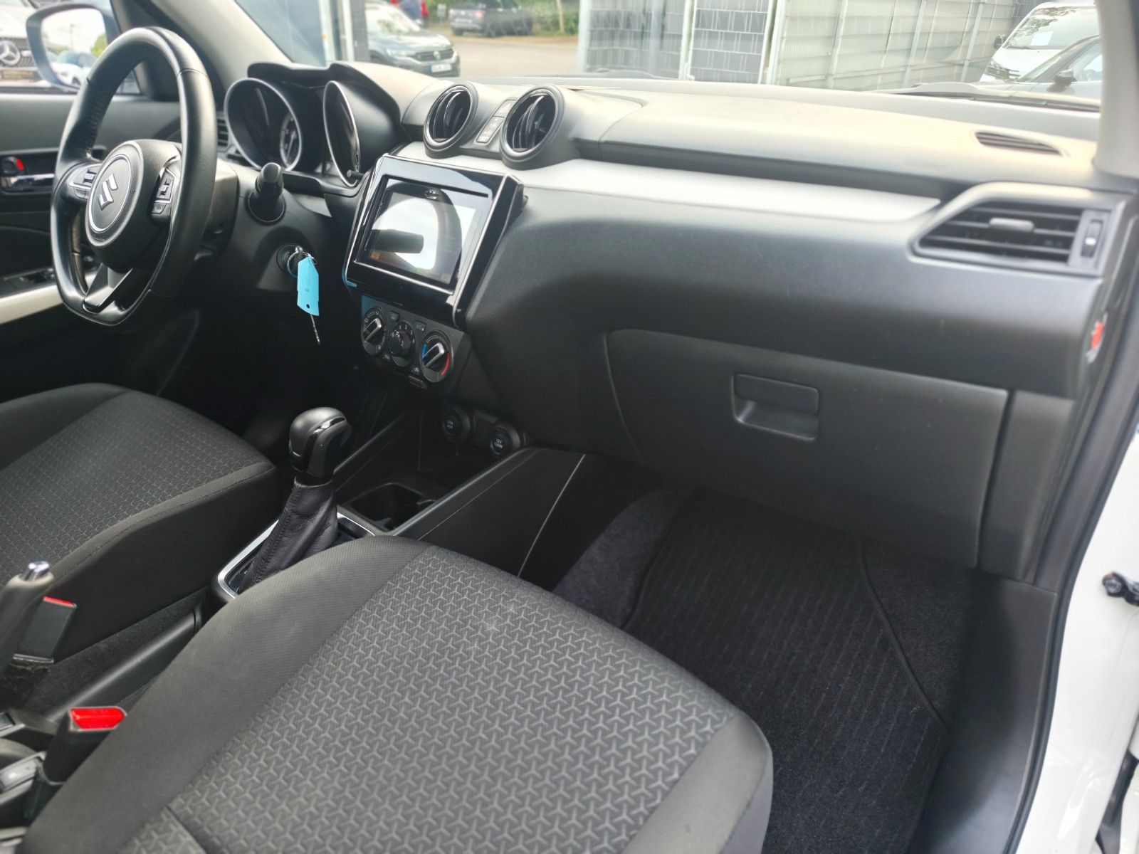Fahrzeugabbildung Suzuki SWIFT COMFORT*AUTOMATIK*KAM*KLIMA*ALU*NAVI*