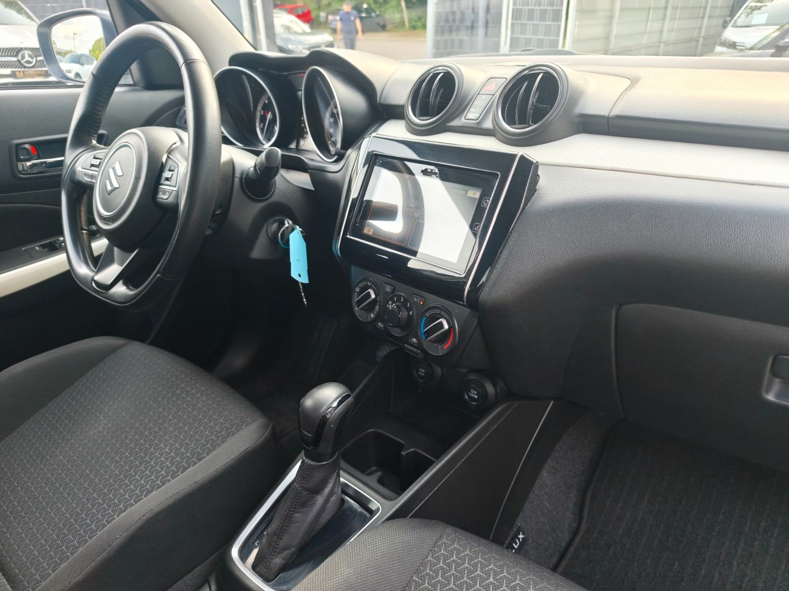 Fahrzeugabbildung Suzuki SWIFT COMFORT*AUTOMATIK*KAM*KLIMA*ALU*NAVI*