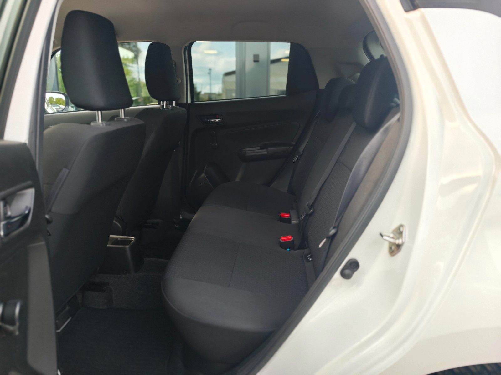 Fahrzeugabbildung Suzuki SWIFT COMFORT*AUTOMATIK*KAM*KLIMA*ALU*NAVI*