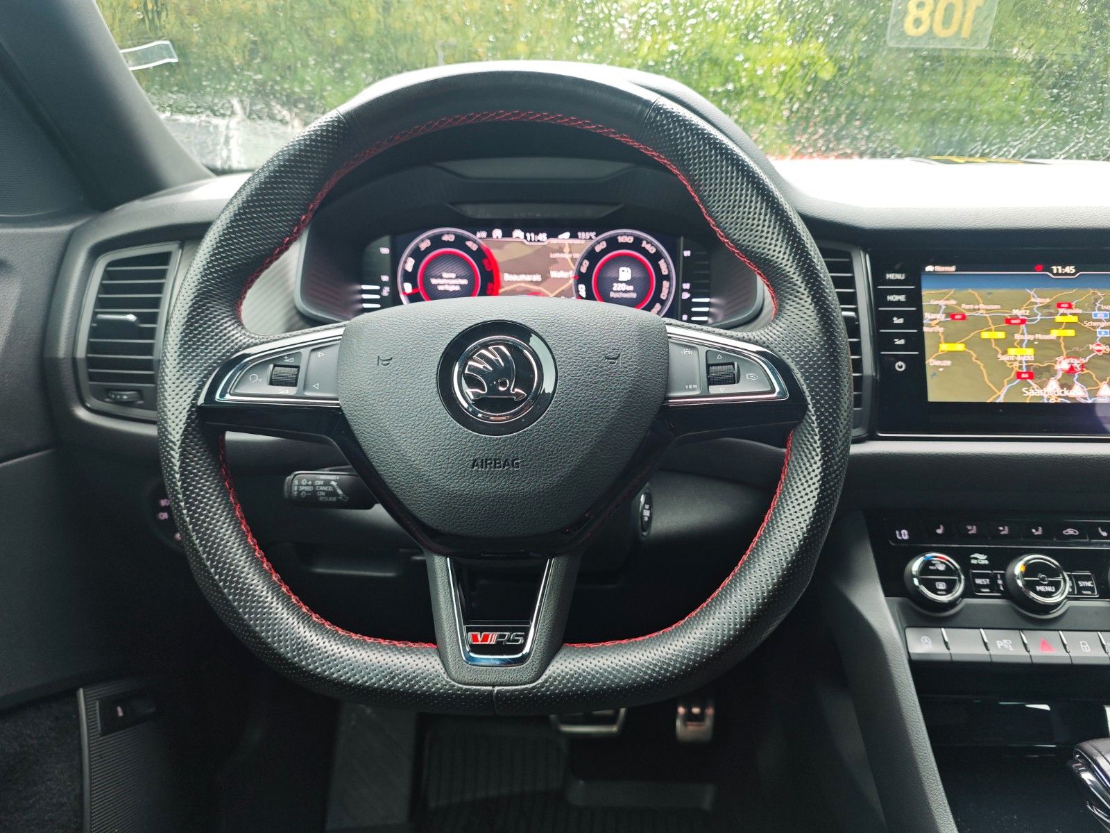 Fahrzeugabbildung SKODA KODIAQ RS 4x4 *AUT*PANO*360°*AHK*4xSHZ*
