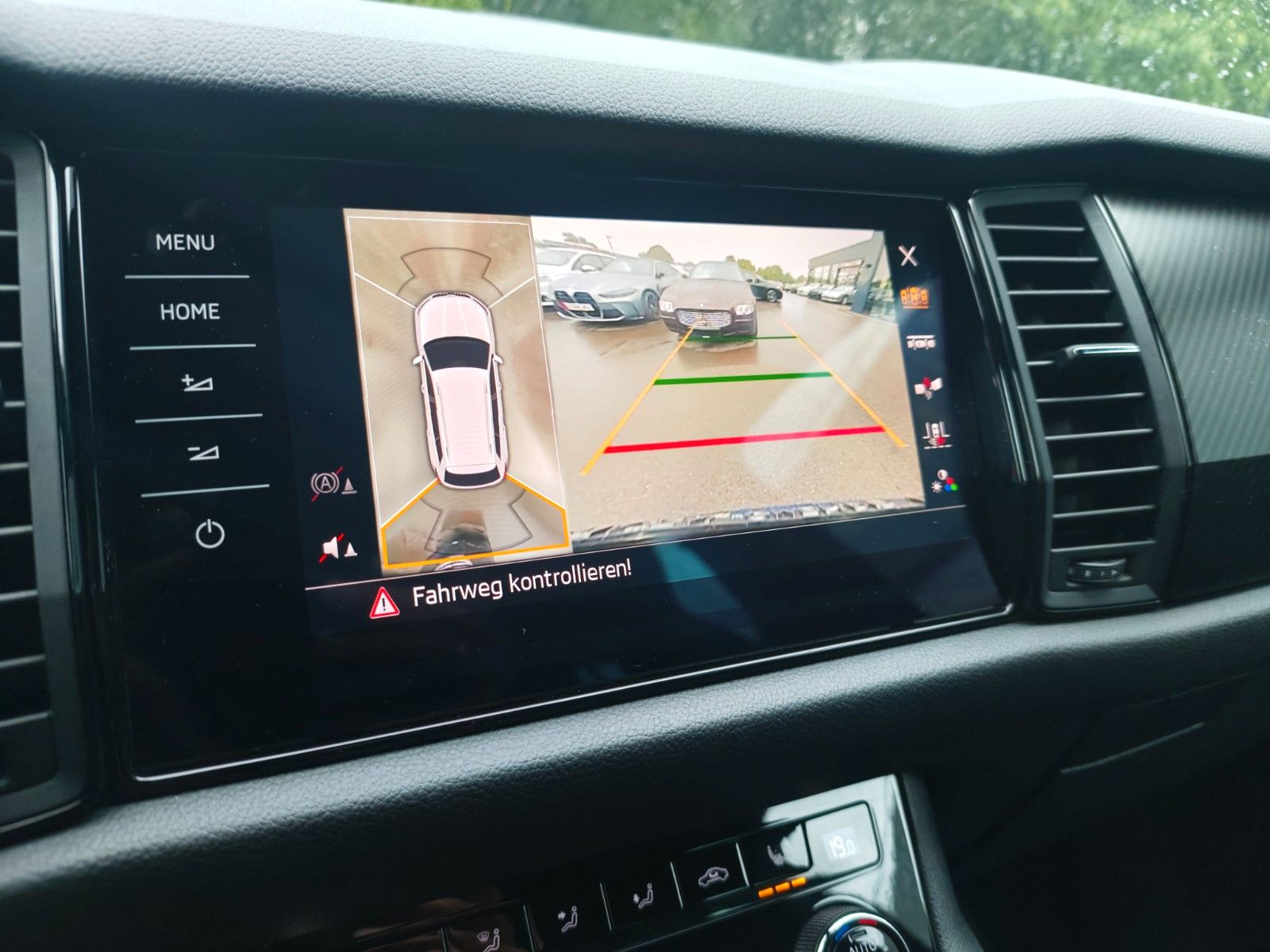 Fahrzeugabbildung SKODA KODIAQ RS 4x4 *AUT*PANO*360°*AHK*4xSHZ*