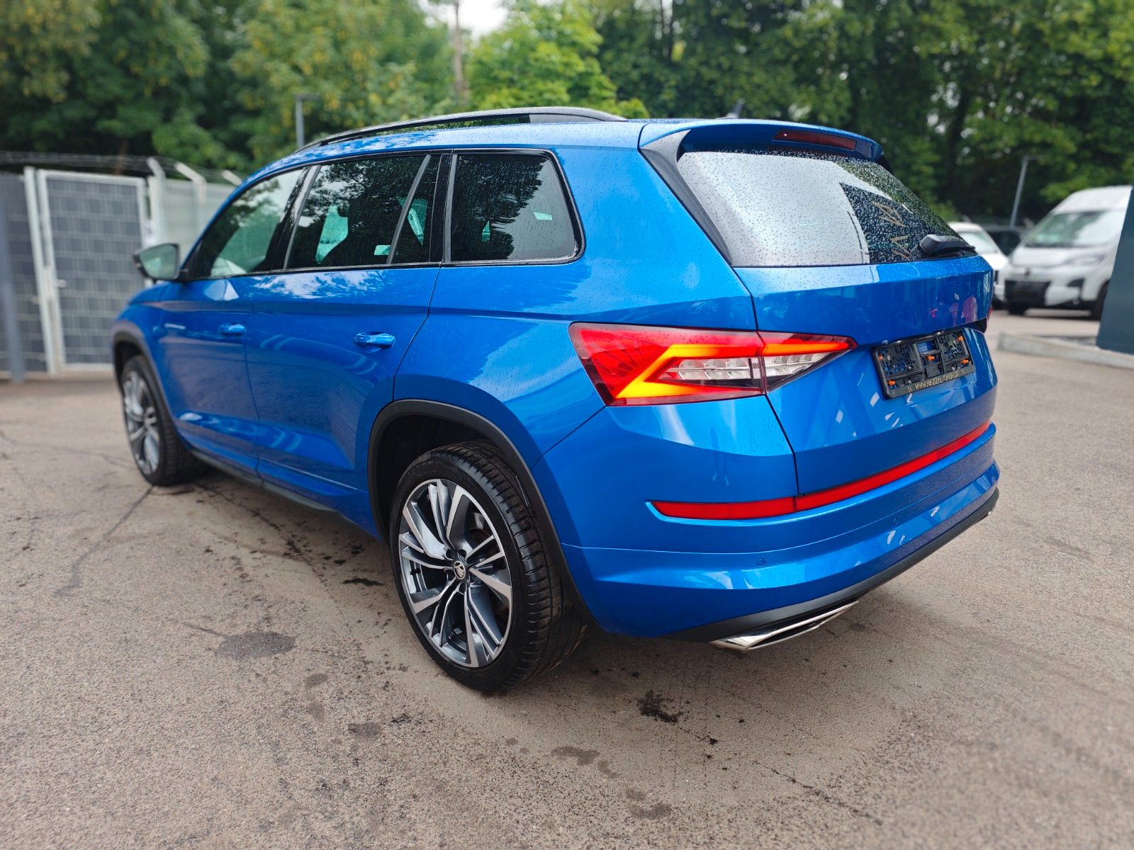 Fahrzeugabbildung SKODA KODIAQ RS 4x4 *AUT*PANO*360°*AHK*4xSHZ*