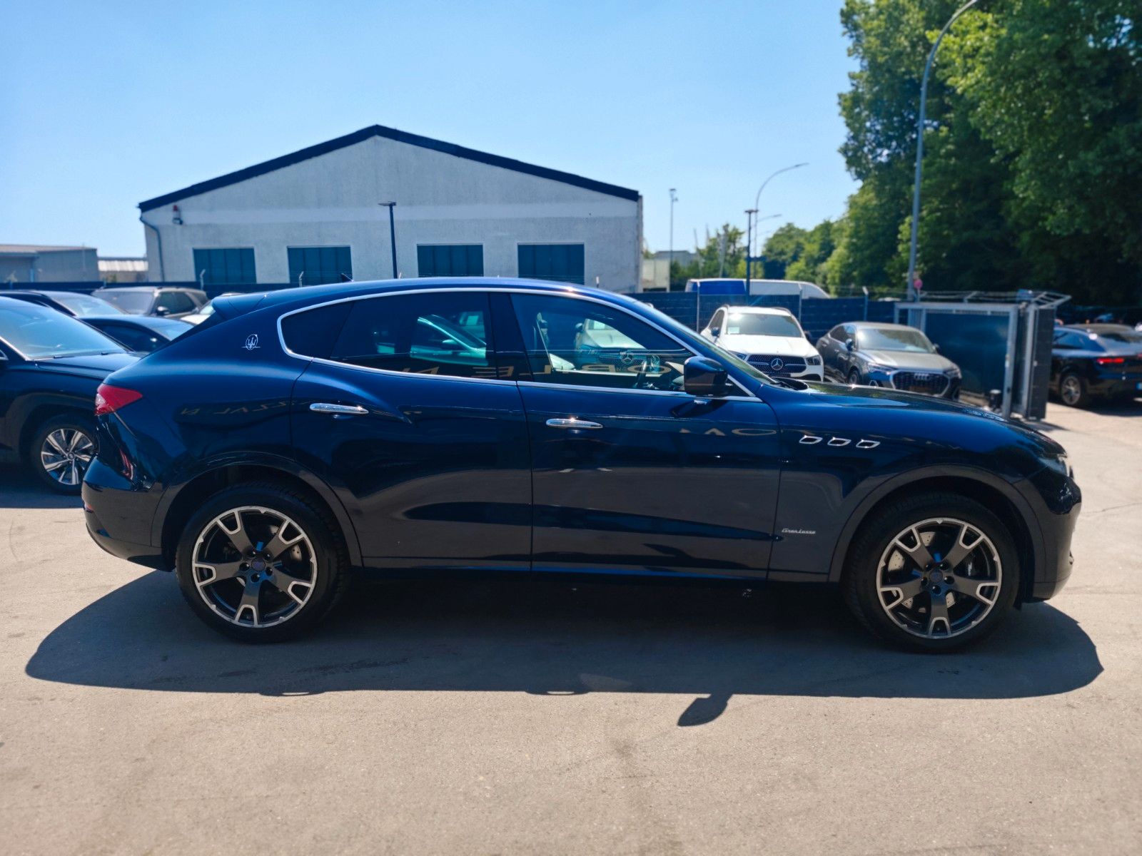 Fahrzeugabbildung Maserati LEVANTE DIESEL *PANO*AUT*LEDER*NAVI*KAM*LUFT*