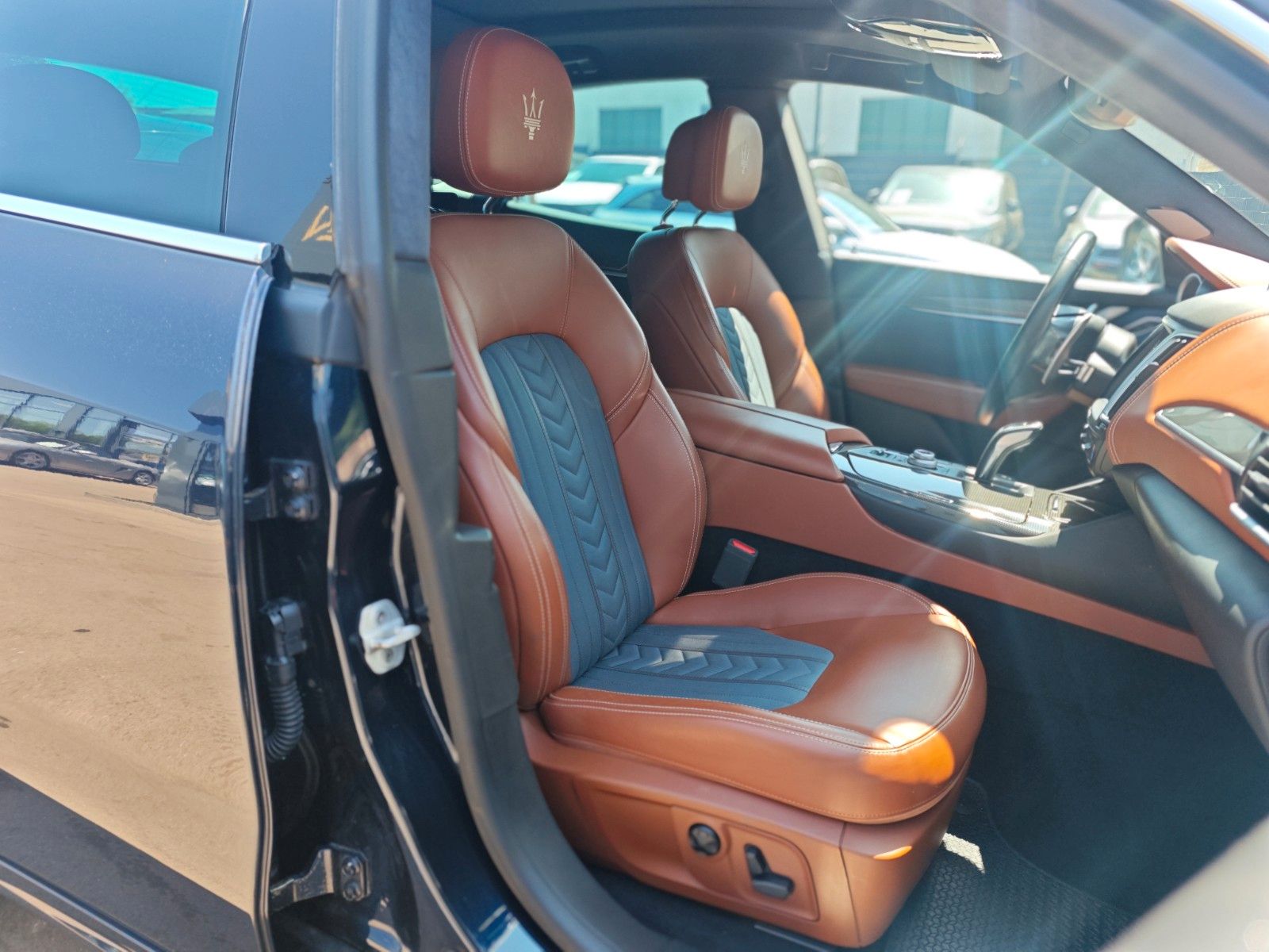 Fahrzeugabbildung Maserati LEVANTE DIESEL *PANO*AUT*LEDER*NAVI*KAM*LUFT*