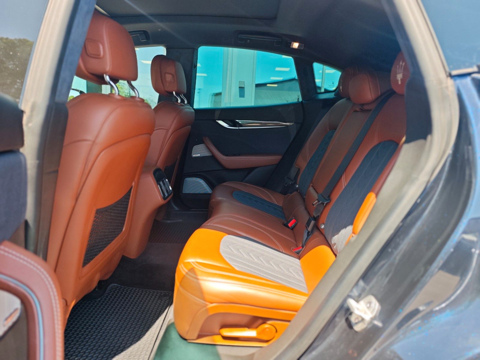 Fahrzeugabbildung Maserati LEVANTE DIESEL *PANO*AUT*LEDER*NAVI*KAM*LUFT*